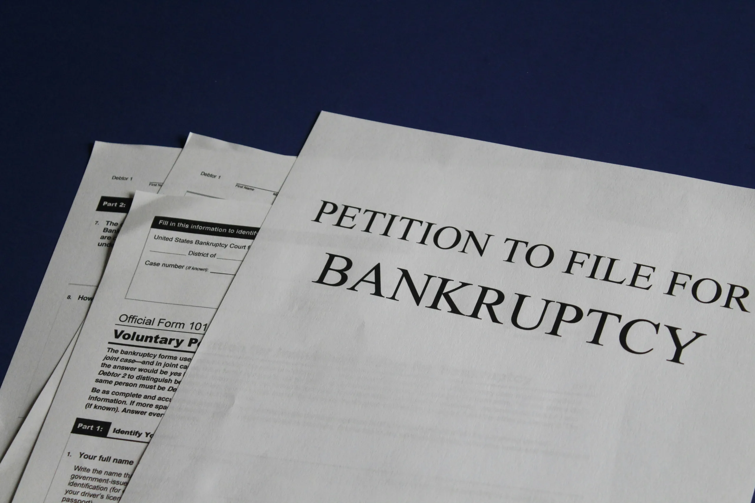 US bankruptcy filings rose 12%, pushing CRE landlords to renegotiate retail and restaurant leases amid inflation and high rates.