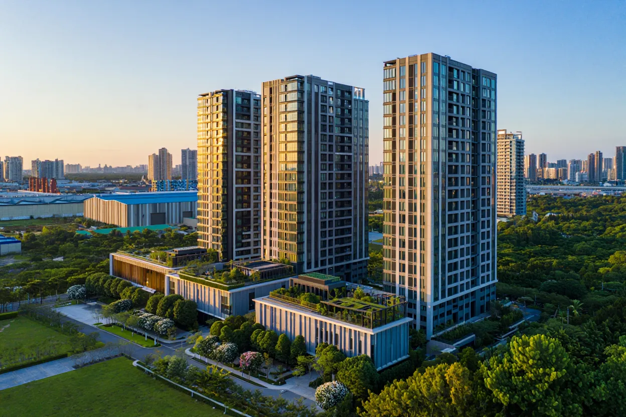GO Residential leads a $4.8B H&R REIT deal, expanding its US multifamily footprint and reshaping Canada’s REIT sector.