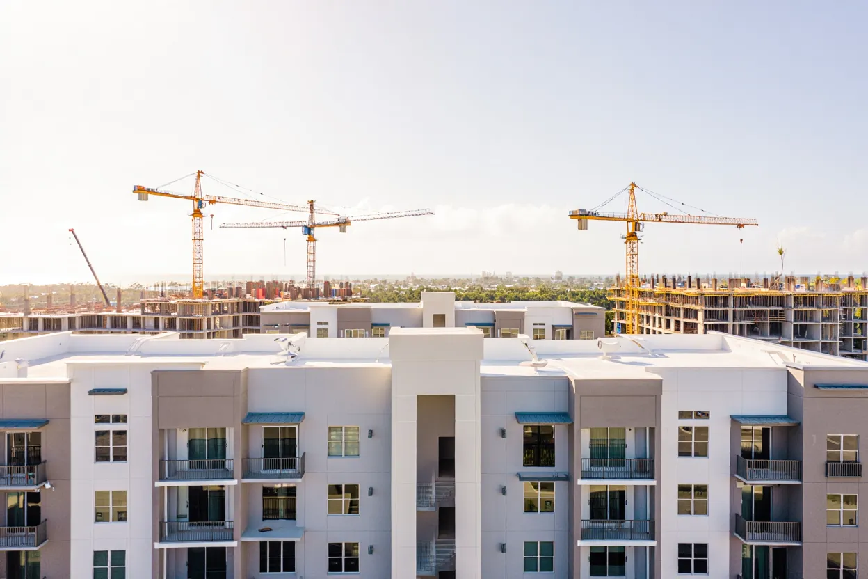 South Florida multifamily sees a fragile recovery as demand rises, but 28,000 new units and high vacancies pressure landlords.