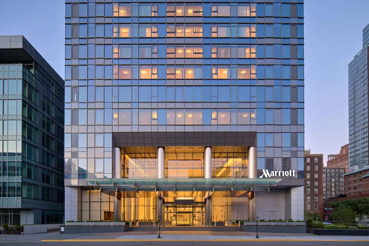 Marriott boosted its 2026 earnings outlook as higher hotel room prices offset slower net unit growth and Middle East construction delays.