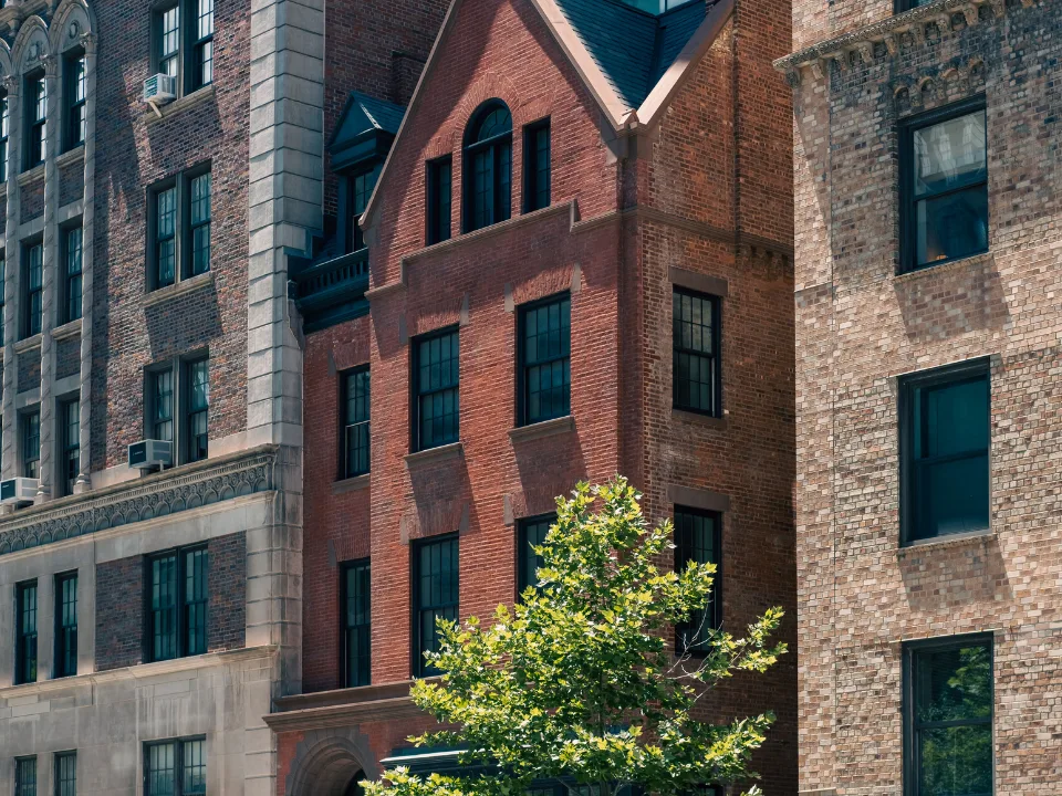 NYC Townhouse Prices Surge as Deal Volume Climbs