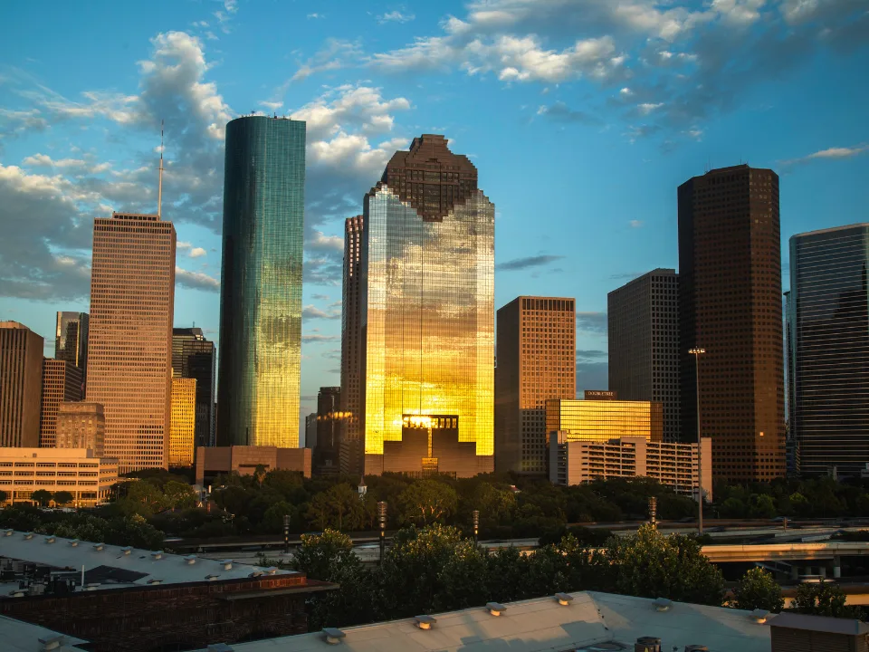 Houston Office Recovery Splits Winners From Strugglers