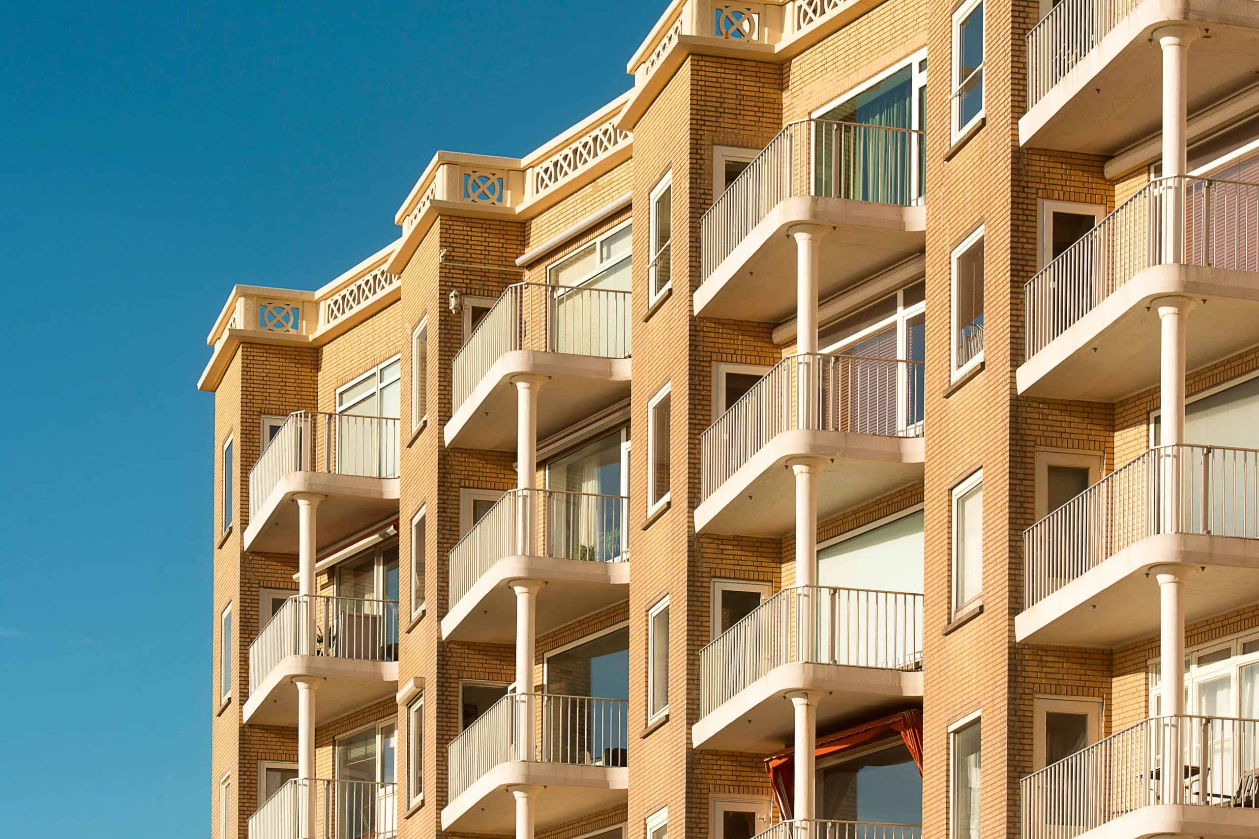 Rising cap rates prompted a multifamily value reset in every US region, but only some saw sales prices fall as cash flow trends diverged.