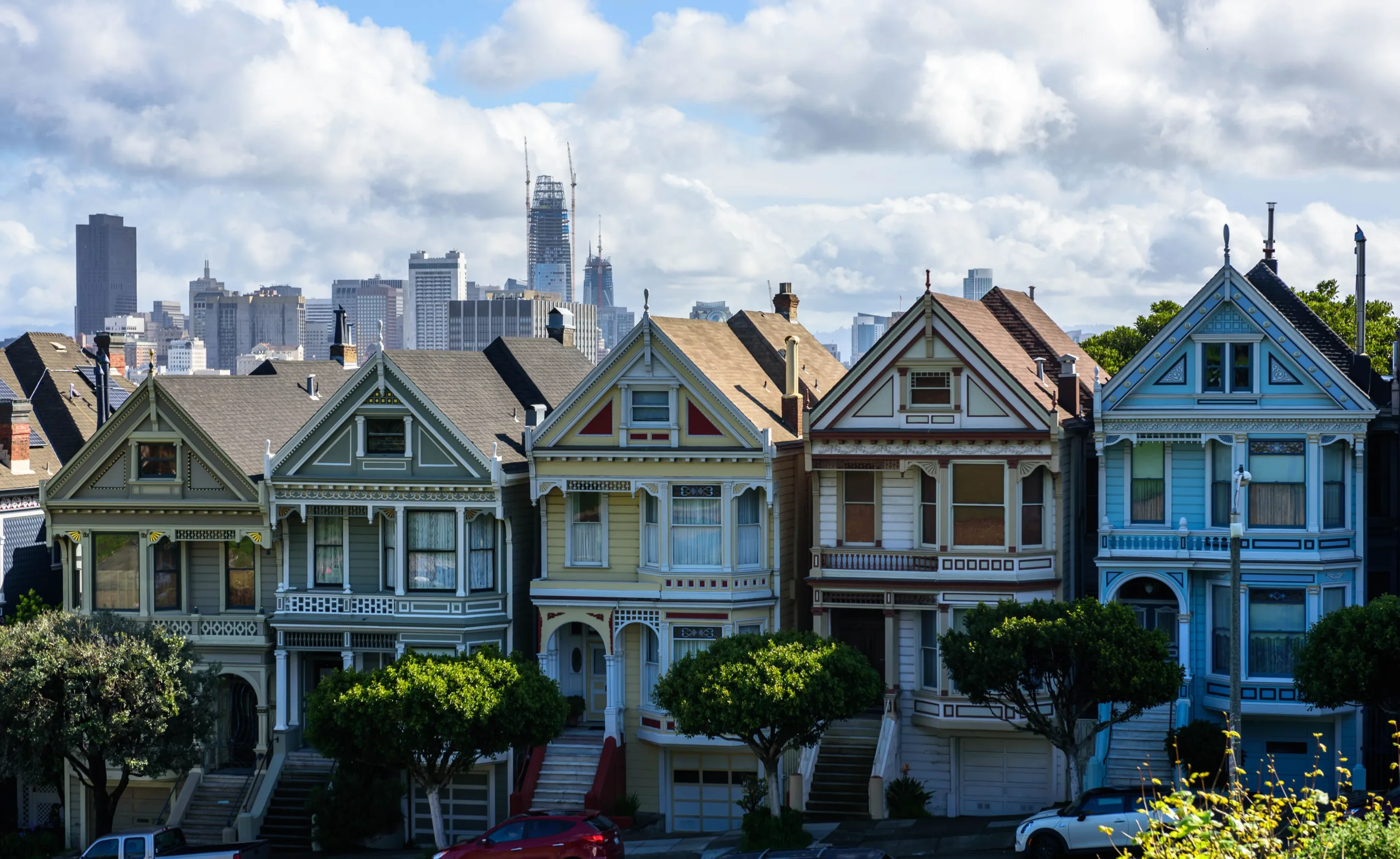 San Francisco apartment rents surged 14% in four months as AI hiring fuels fierce competition, bidding wars, and scams, per CoStar research.