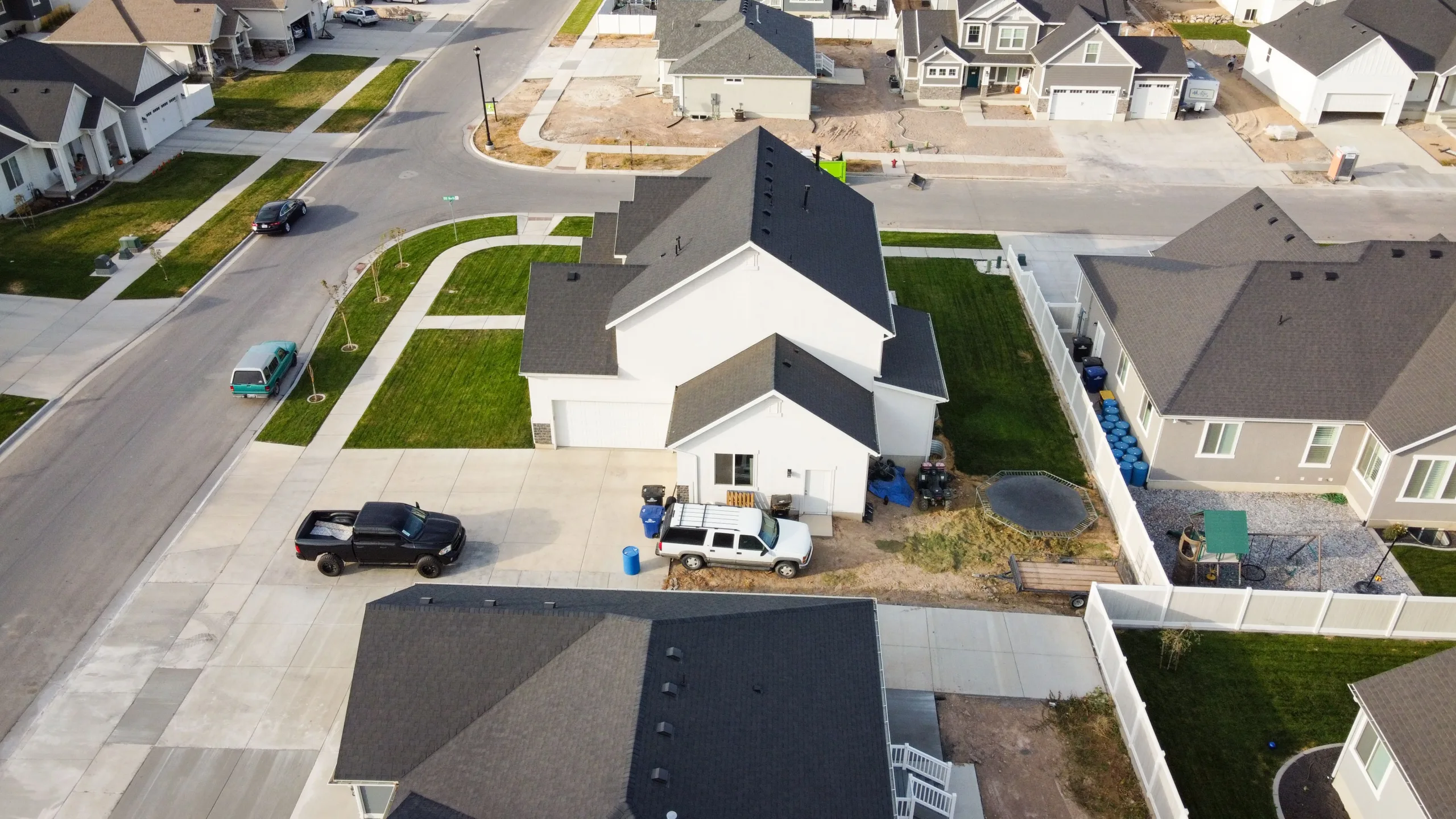 Single-family investor sentiment hits a three-year low as high mortgage rates, tight inventory, and volatility slow purchases.