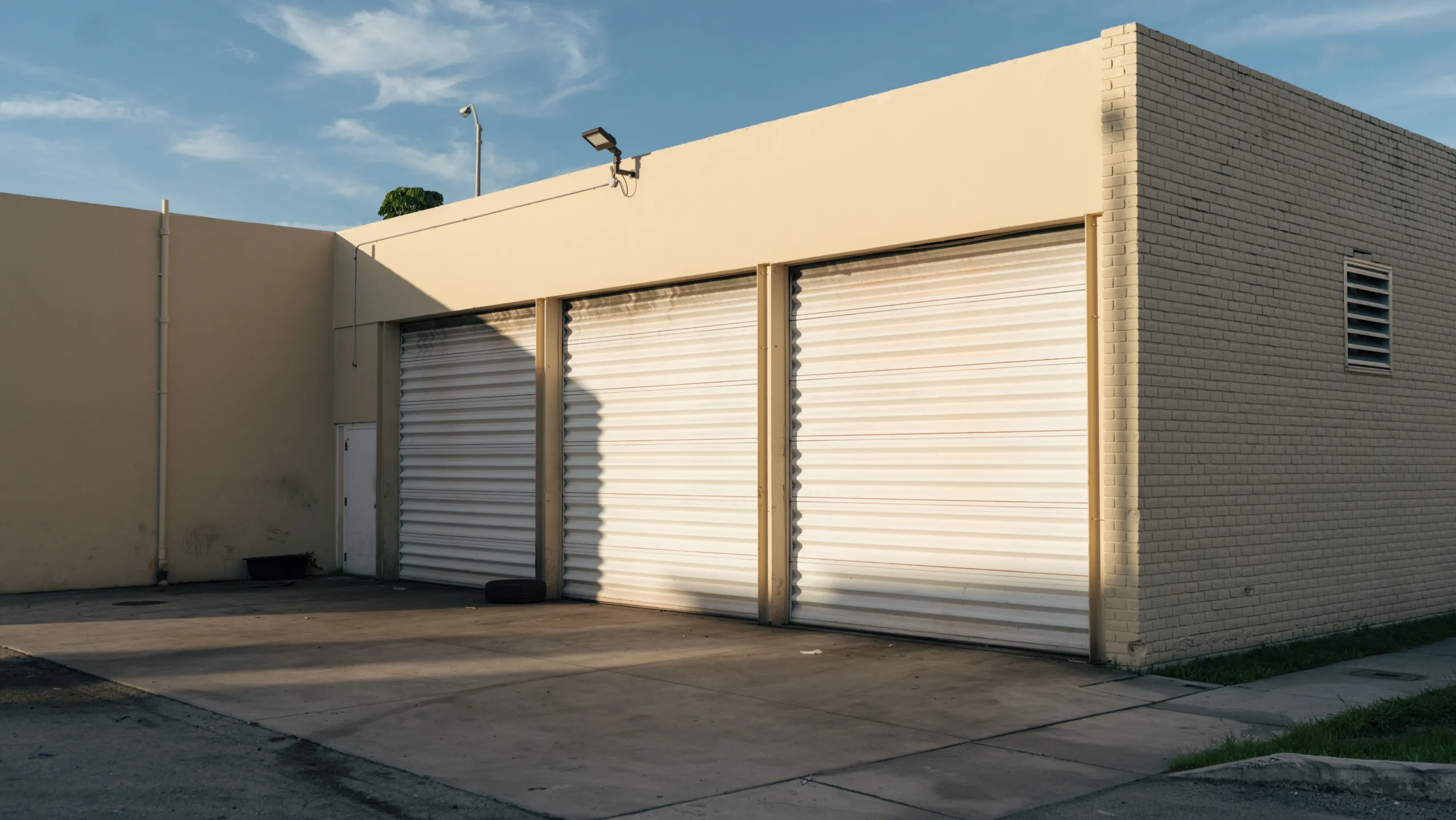 Green Street reports small-cap CRE sales are rebounding as industrial and retail surge, institutional capital expands, and multifamily slows.