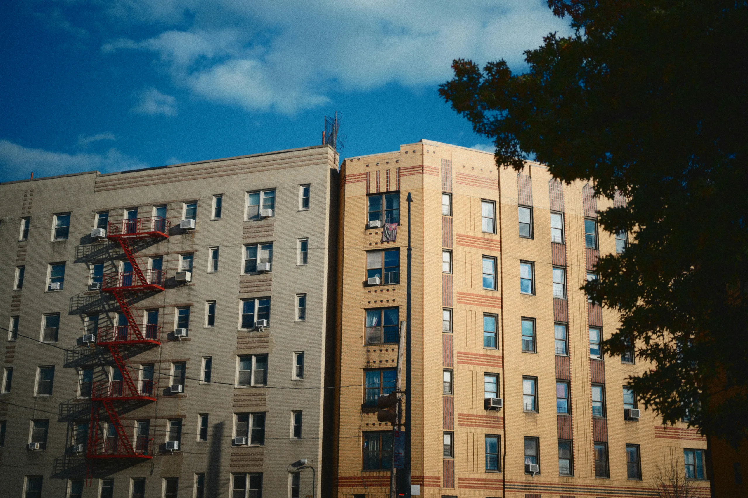 Vivmark Residential becomes the largest US apartment REIT after merging AvalonBay and Equity Residential, with 184K units and $70B EV.