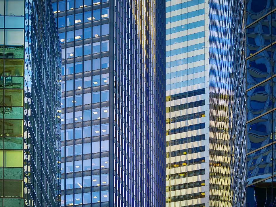 Manhattan Multifamily Rents Lead Nation as Sales Prices Drop