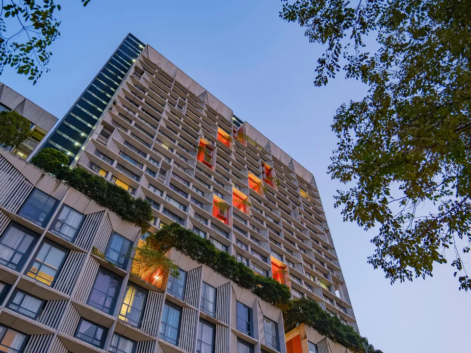 Apartment Cap Rates Barely Top Treasuries as Debt Passes $40T