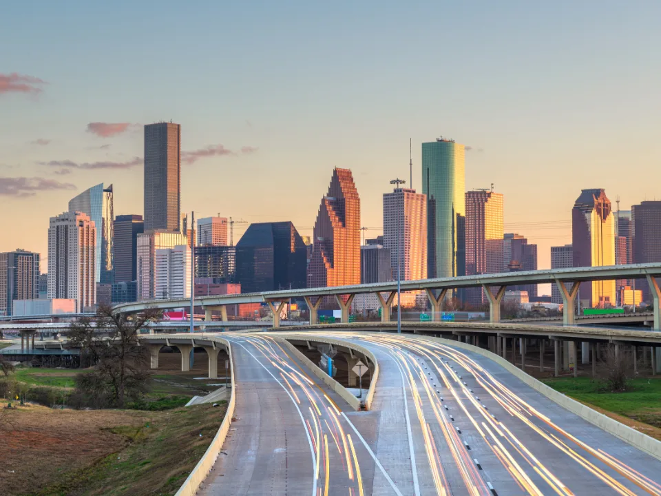 Texas Job Growth Outpaces U.S. as Mortgage Rates Top 7%