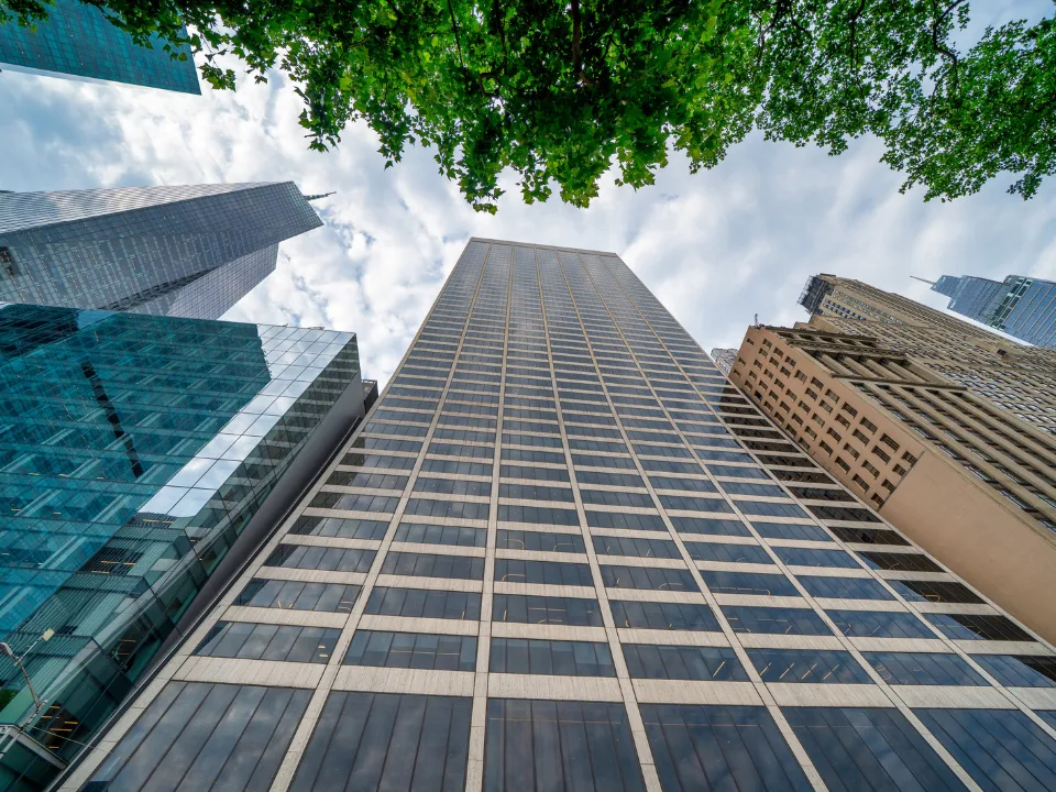 475 Fifth Avenue Bond Sale Postponed as Credit Weakens