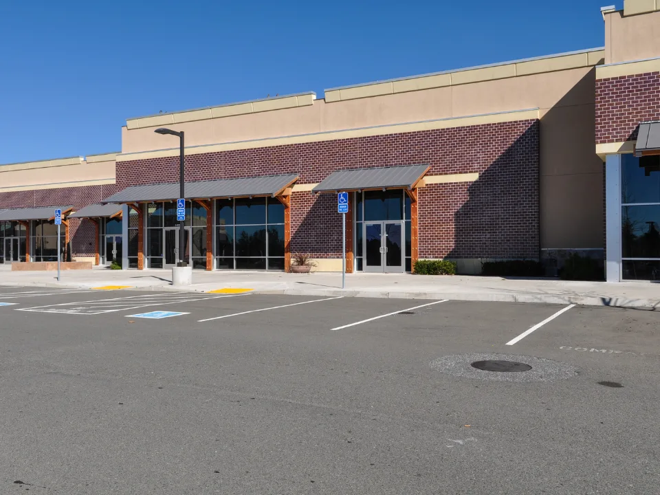 Grocery-Anchored Retail Premium Hinges on Store and Lease