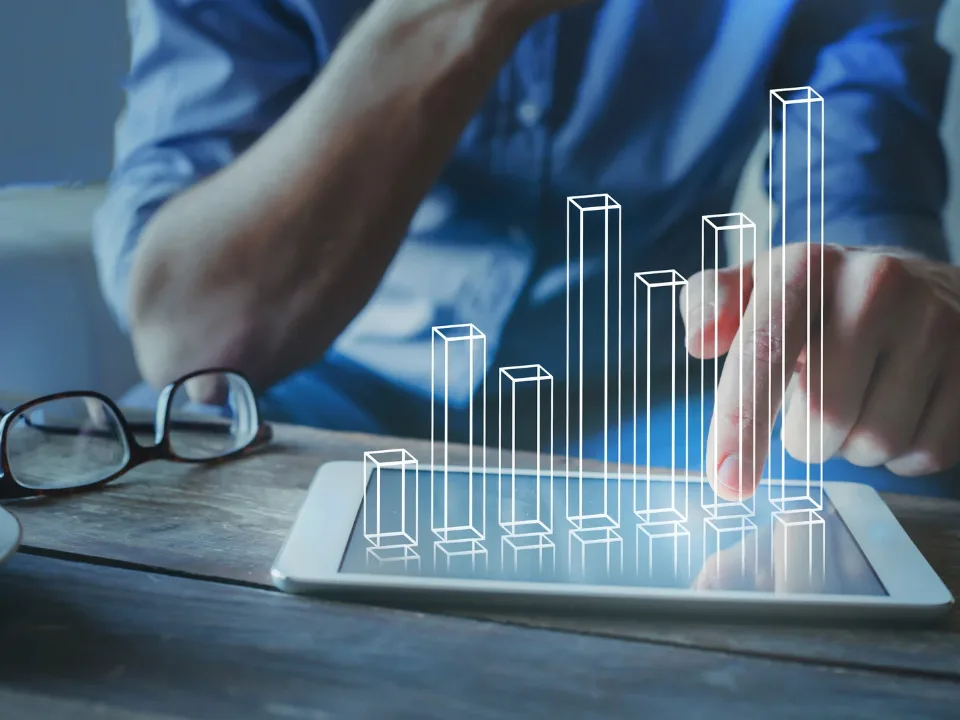 Hard Assets Outraise Credit as Alts Fundraising Falls 14%